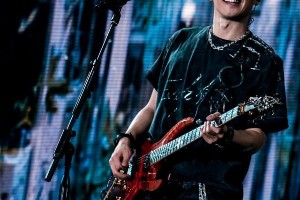 何健麒赞谢霆锋：硬帅完美男人的传奇人生