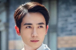 朱一龙隐婚生子风波：真相与粉丝反应