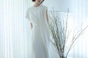 35岁金晨逆生长美照曝光，优雅气质惊艳全网